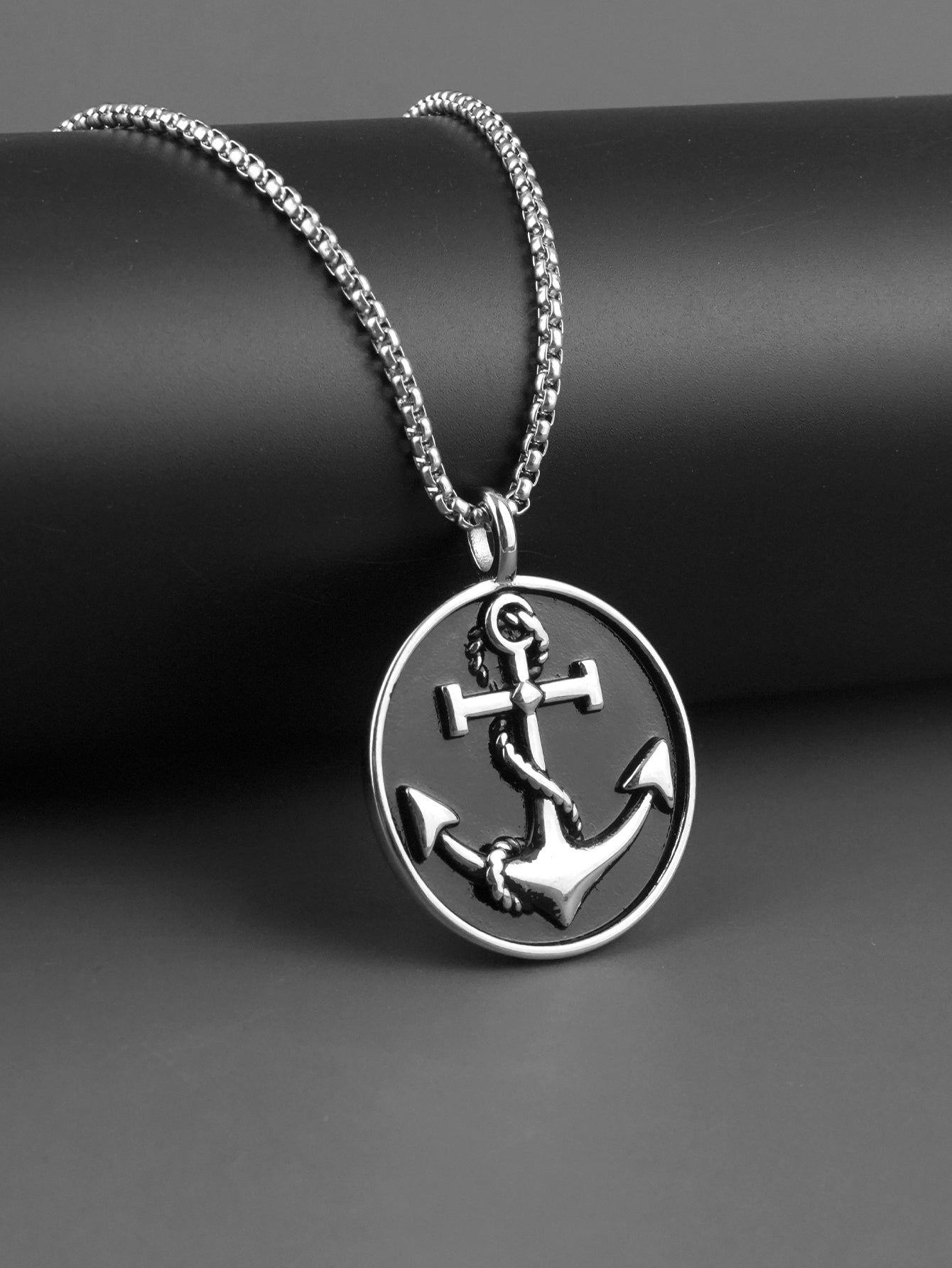 Anchor Round plate Pendant