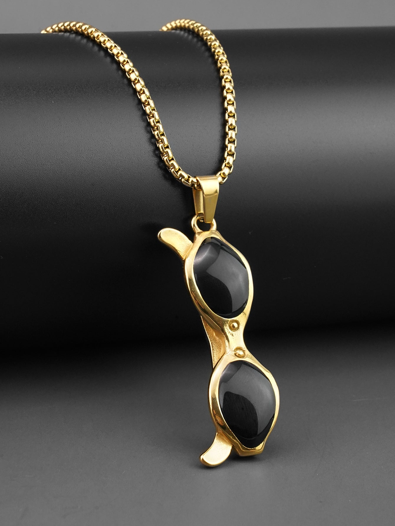 Sun Glasses pendant