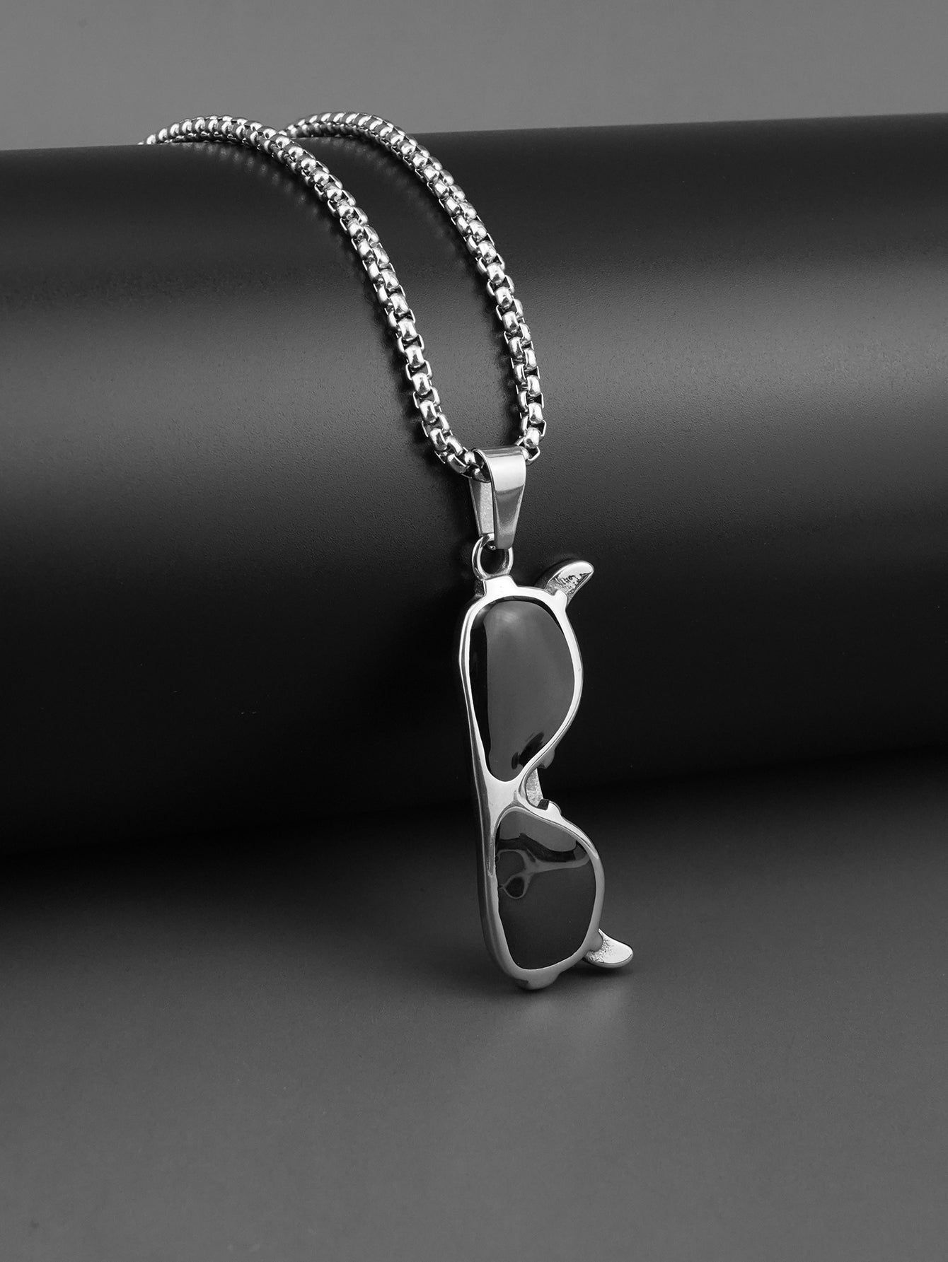 Sun Glasses pendant