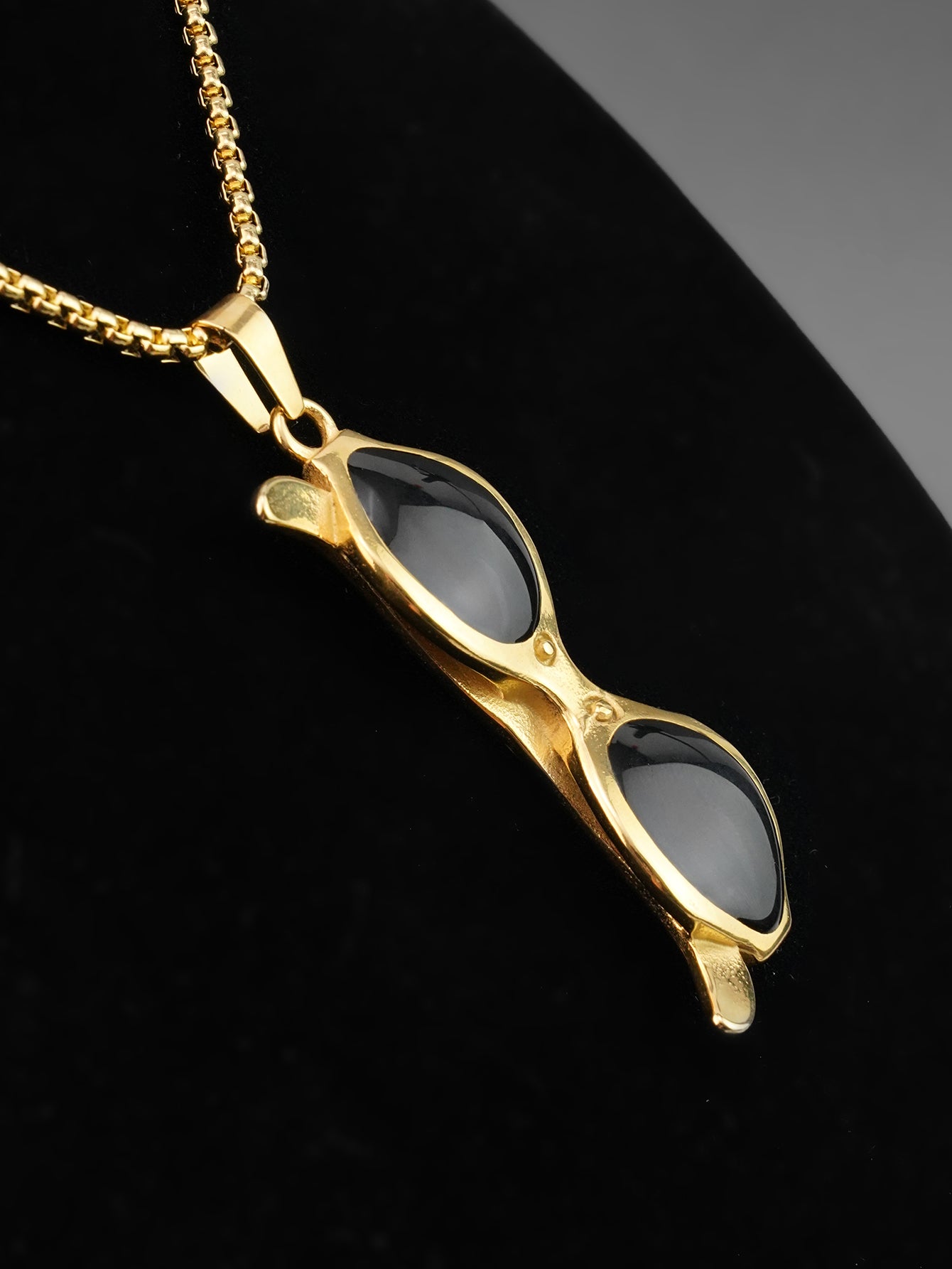 Sun Glasses pendant