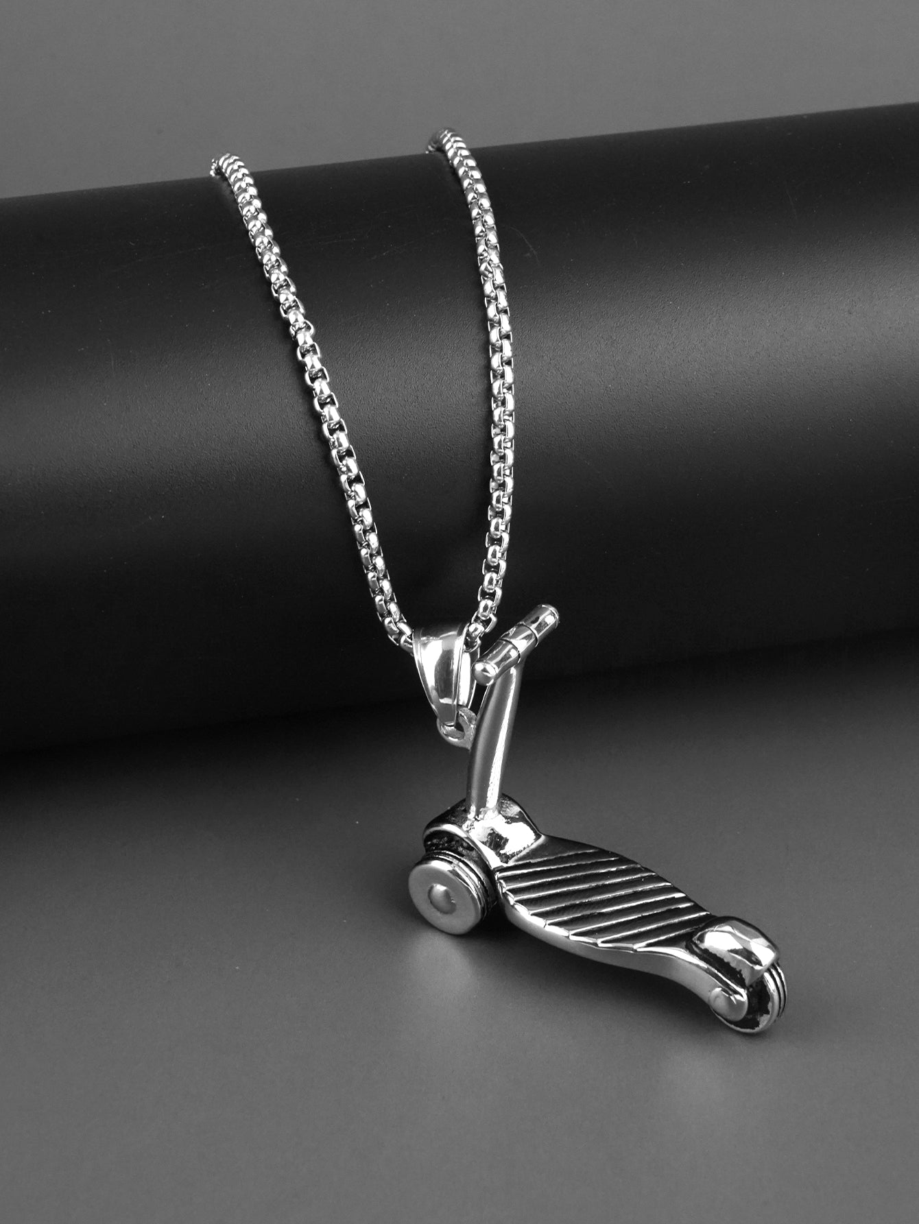 Skateboard Pendant