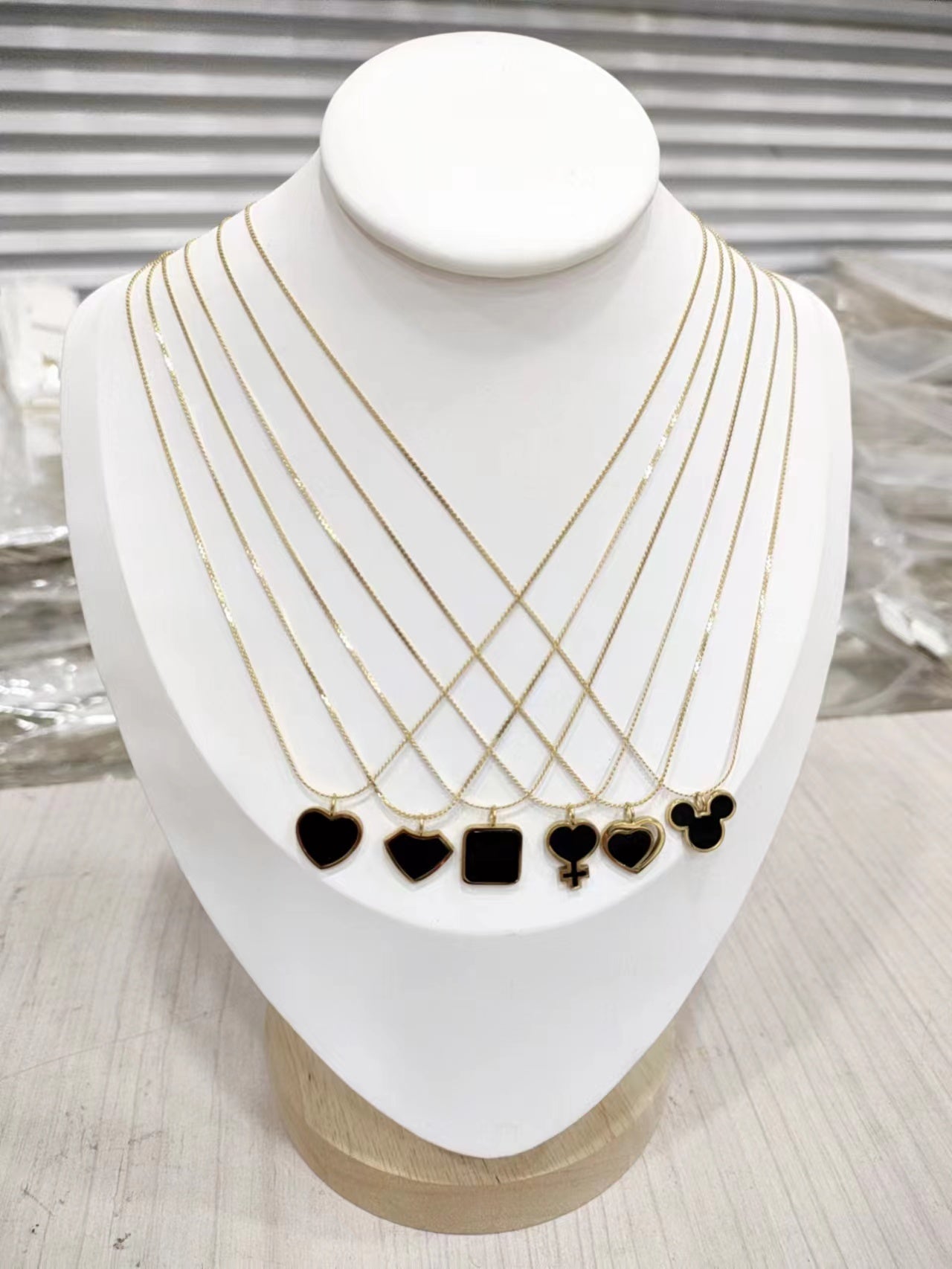 Black Concise Shape Epoxy Pendants Necklace
